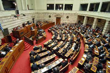 Στο «κόκκινο» το πολιτικό θερμόμετρο με το βλέμμα στη Βουλή