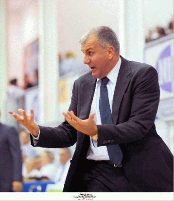 Ικανοποιημένος από τη σοβαρότητα ο «Ζοτς», αισιόδοξος ο Σφαιρόπουλος