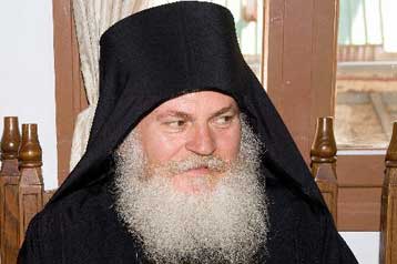 Ανταλλαγή και του Ολυμπιακού ακινήτου ετοιμάζεται να προτείνει ο ηγούμενος Εφραίμ