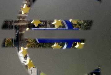 Η Fitch υποβάθμισε τις προβλέψεις της για τις προοπτικές της ελληνικής οικονομίας