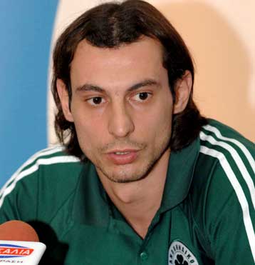 Στο νοσοκομείο ο Πανταλέων με πρόβλημα στους πνεύμονες