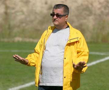 Ο Σκόρδας άνοιξε την πόρτα της εξόδου στον Αουρέλιο και προειδοποίησε τον Γκαρσία