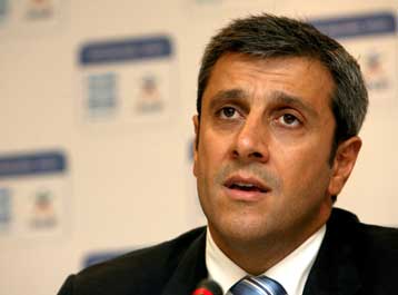 «Δεν θα εκδικηθούμε τον Ολυμπιακό» είπε ο Πηλαδάκης