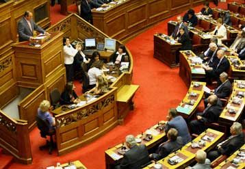 Αναβολή της συζήτησης για την Προανακριτική Επιτροπής ζητούν ΣΥΡΙΖΑ, ΚΚΕ