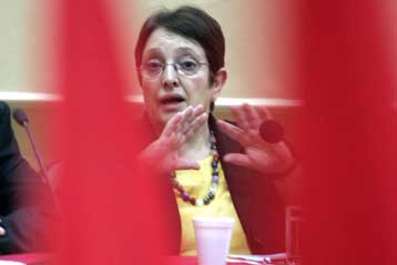 Δεν έχουμε τίποτα κοινό με τη θέση Τσίπρα για «αριστερή διακυβέρνηση» λέει η Αλ.Παπαρήγα