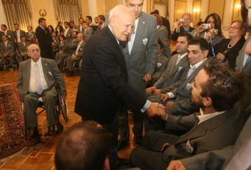Συνάντηση Κάρολου Παπούλια με τα μέλη της Παραολυμπιακής αποστολής στο Πεκίνο