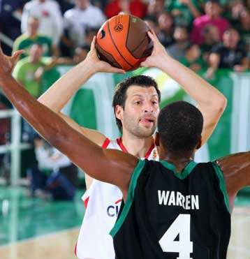 Επικράτηση του Ολυμπιακού στην Ιταλία, «παραδόθηκε» ο Πανιώνιος στη Μαδρίτη