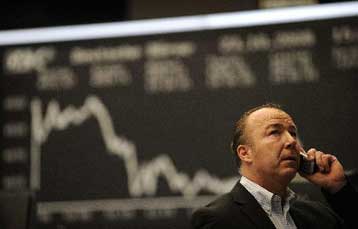 Κραχ 14% στο Χρηματιστήριο, μαζικό ξεπούλημα στις τράπεζες