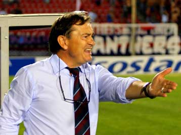 «Θέλουμε να παίζουμε επιθετικά» δήλωσε ο Λίνεν για τον Πανιώνιο