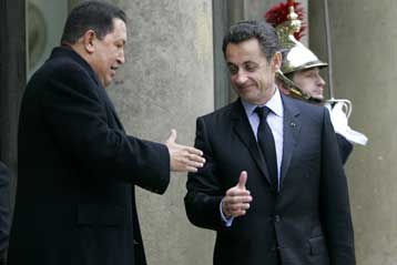 Κάλεσμα Τσάβες στον «σύντροφο» Σαρκοζί να συζητήσουν για τον διάδοχο του καπιταλισμού