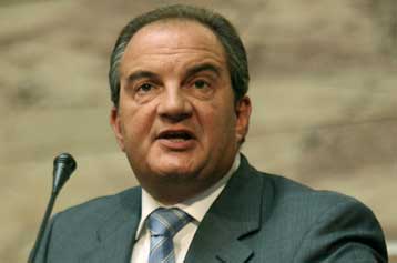 Με την ηγεσία του Κατάρ συναντάται ο Κώστας Καραμανλής