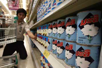 Πάνω από 75.000 παιδιά κατανάλωσαν γάλα νοθευμένο με μελαμίνη στο Πεκίνο