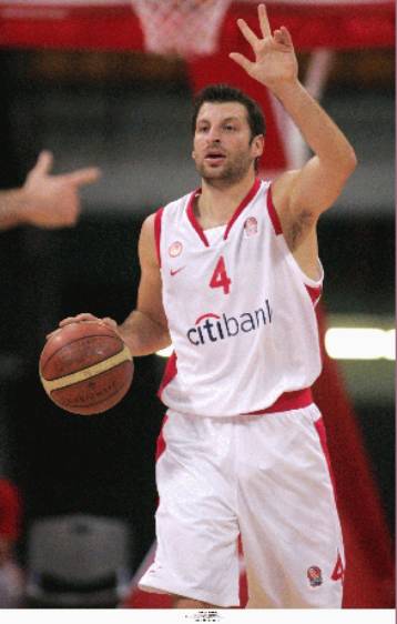 Τα «βαριά χαρτιά» αποκατέστησαν την… τάξη και ο Ολυμπιακός 82-66 την Ολύμπια