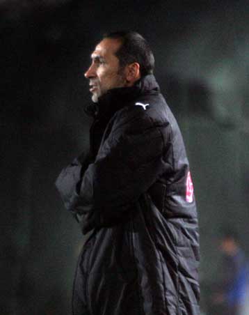 Πετροπόλεμος στη Φυλή, ετοιμάζεται ραντεβού Δώνη με Ντέμη