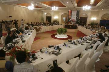 Συνάντηση Αφγανών – Πακιστανών για την αντιμετώπιση της βίας στην περιοχή