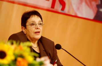 Τουρκική απροθυμία για επίλυση του Κυπριακού διακρίνει η Αλ.Παπαρήγα