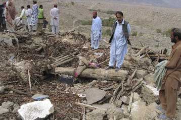 Στους 175 οι νεκροί από τον ισχυρό σεισμό στο Πακιστάν