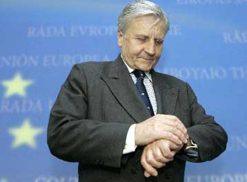 Μείωση των επιτοκίων της ΕΚΤ στις 6 Νοεμβρίου προανήγγειλε ο Ζαν Κλοντ Τρισέ