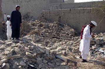 Τερματισμό των πυραυλικών επιθέσεων απαιτεί από τις ΗΠΑ το Πακιστάν