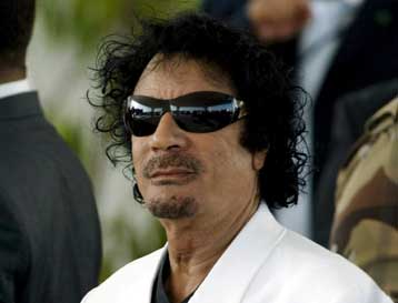 Την πρώτη του επίσκεψη στη μετα-σοβιετική Ρωσία πραγματοποιεί ο Μοαμάρ Καντάφι