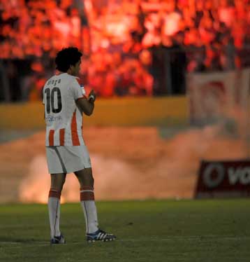 Στη σκιά της τραγωδίας, πέρασε ο Ολυμπιακός από τη Ρόδο