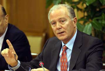 H ΕΚΤ έχει τη δυνατότητα να μειώσει ξανά τα επιτόκια, εκτιμά ο Γ.Προβόπουλος