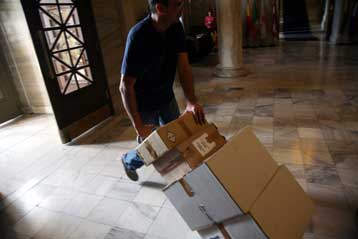 Συνεδριάζει για πρώτη φορά η Eξεταστική Eπιτροπή για το Βατοπαίδι