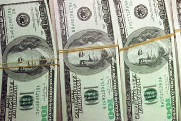 Σε εννέα τράπεζες οι πρώτες κεφαλαιακές ενισχύσεις από το «πακέτο Πόλσον»