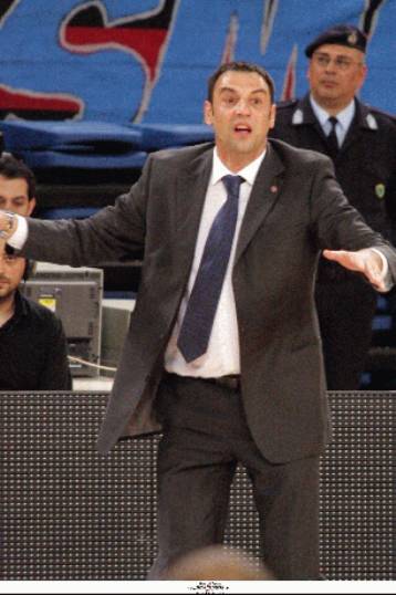 Απογοητευμένος από την άμυνα ο Τριφούνοβιτς, ενθουσιασμένος με Ζήση ο Μεσίνα