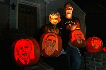 Με στοχευμένες περιοδείες σε κρίσιμες πολιτείες συνεχίζουν οι υποψήφιοι πρόεδροι