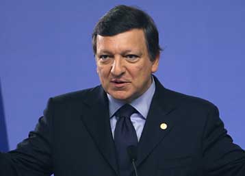 Εκμετάλλευση της ευελιξίας του Συμφώνου, αλλά χωρίς υπερβάσεις, συστήνει η Κομισιόν