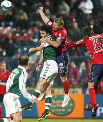 Μπάλα με… σουβλάκι Λιβαδειά, Θεσσαλονίκη παραλία και «βόλτα» στην πλατεία