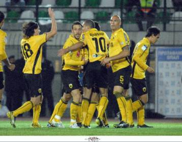 Η ΑΕΚ με την ίδια ενδεκάδα της Φυλής, αλλά με διαφορετική νοοτροπία