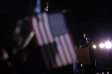 Στις πέντε μονάδες έπεσε το προβάδισμα του Ομπάμα έναντι του Μακέιν