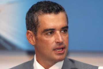 Το τέλος της εσωστρέφειας στην κυβέρνηση διακρίνει ο Αρης Σπηλιωτόπουλος