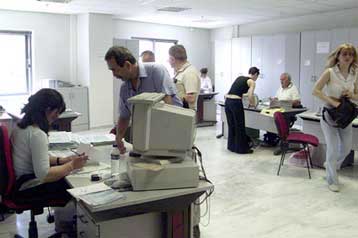 Φορολογικές ελαφρύνσεις σχεδιάζει η κυβέρνηση για την αντιμετώπιση της κρίσης