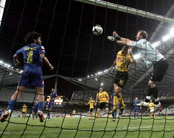 Δραματική νίκη της ΑΕΚ, ισοπαλία στο ντέρμπι του βορρά, άνετος ο Ολυμπιακός, διπλό της Ξάνθης