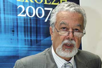 Στοιχεία για τους βιολογικούς γονείς πρέπει να δίνουν τα βρεφοκομεία στα θετά τέκνα