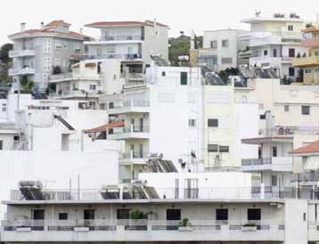 Μειώσεις τιμών και γραμμάτια από τους κατασκευαστές ακινήτων