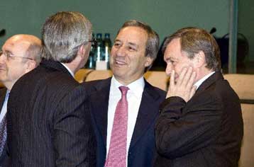 Επιβράδυνση της οικονομίας και αύξηση της ανεργίας το 2009, προβλέπει η Κομισιόν