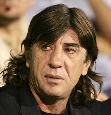 Θετικός στο να αναλάβει την προεδρία της ΑΕΚ ο Θωμάς Μαύρος