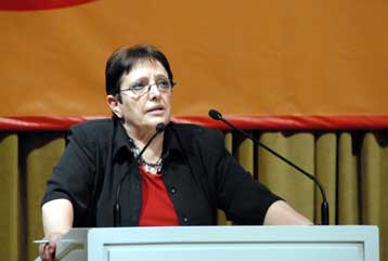 Η εργατική τάξη να κάνει την αντεπίθεσή της, τονίζει η Αλέκα Παπαρήγα