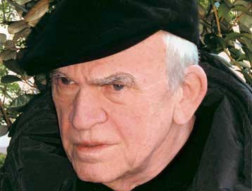 Διακεκριμένοι συγγραφείς τάσσονται στο πλευρό του Μίλαν Κούντερα