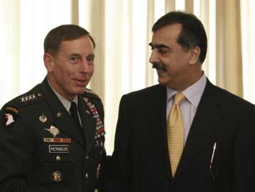 Το Πακιστάν τα «έψαλε» στον στρατηγό Πετρέους