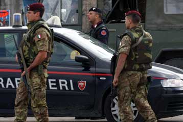 Μεγάλη αστυνομική επιχείρηση κατά συμμορίας της Καμόρα στη Νάπολη