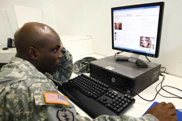 Σχόλια για τις εκλογές και ειδήσεις από τους πολίτες κατακλύζουν το Ίντερνετ