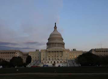 Νίκη των Δημοκρατικών σε Γερουσία και Βουλή των Αντιπροσώπων