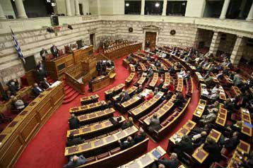 Διαξιφισμοί Χατζηγάκη – Βενιζέλου στη Βουλή για την υπόθεση της Μονής Βατοπαιδίου