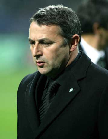 «Κεραυνοί» Αλοφς στη Βέρντερ, αποκάλεσε δειλούς τους παίκτες