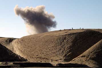 Συνεχίζονται οι αμερικανικοί βομβαρδισμοί με θύματα αμάχους στο Αφγανιστάν